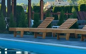 Готель Близнюки